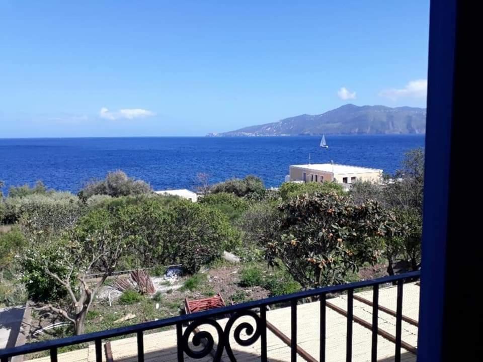 Villa Insolia Santa Marina Salina Quarto foto