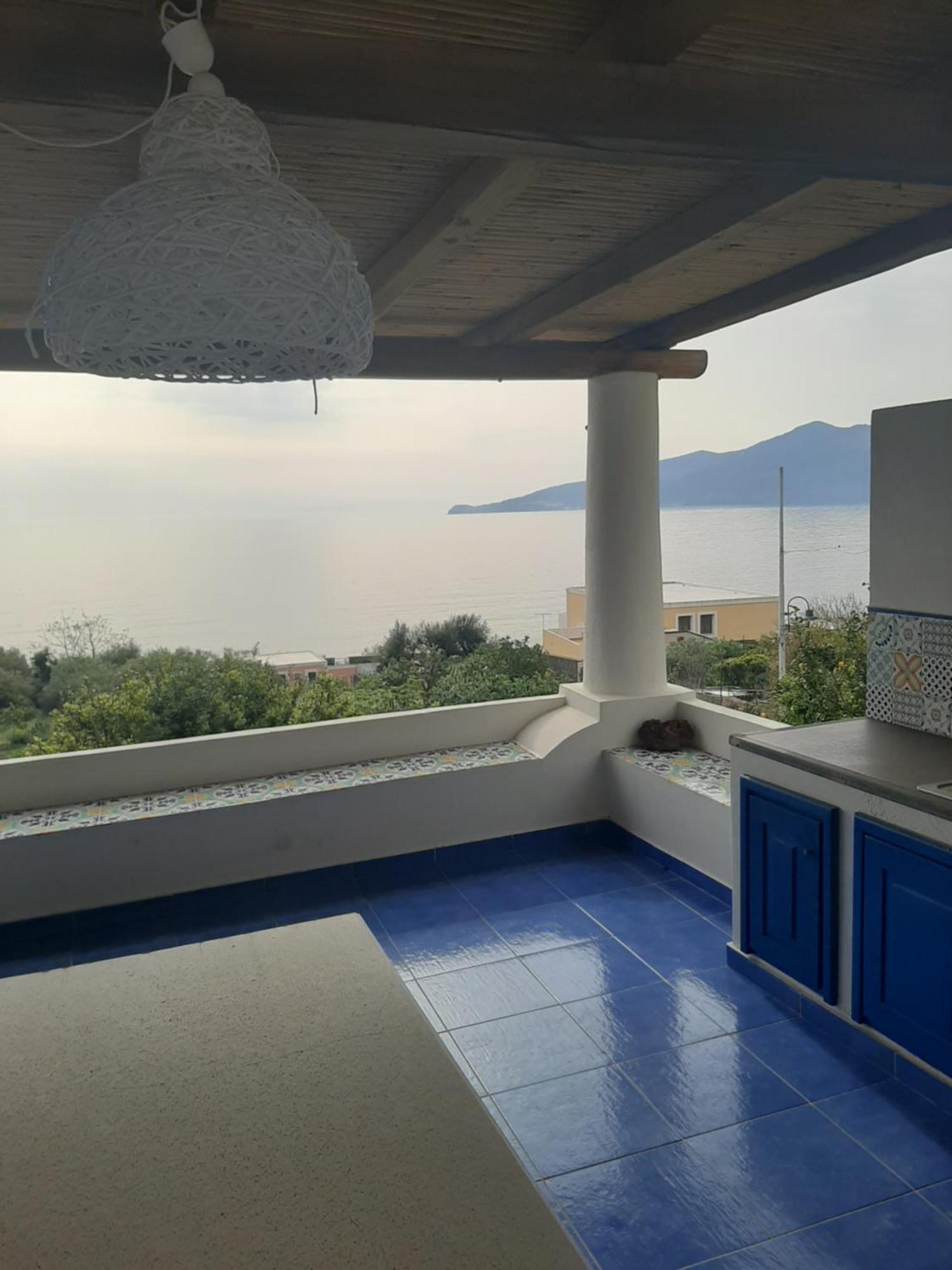 Villa Insolia Santa Marina Salina Quarto foto